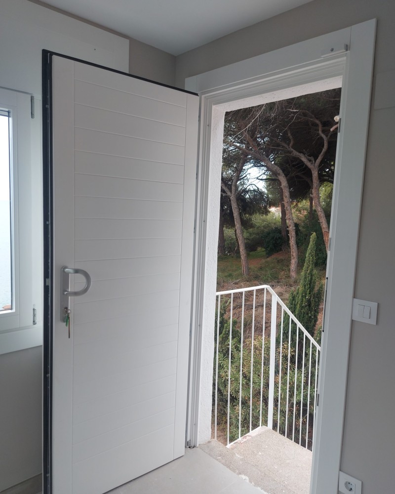 Prosismad - foto instalación de puerta